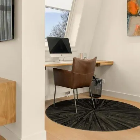 Apartment With Unique Design B Amsterdam